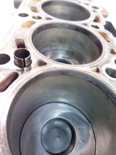 Bloc moteur vilebrequin Dodge Avenger 2,0 CRD Diesel ECD BYL 03G021AB