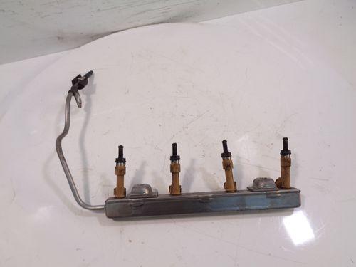 Rail d'injecteurs pour Toyota 1,8 Hybrid 2ZR-FXE 2ZR 23250-0T030