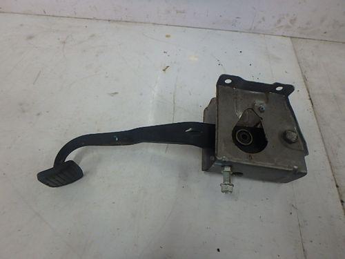 Pédale Isuzu D-Max conduite à droite RHD 2,5 4JK1-TC DE149376