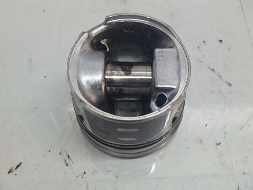 Kolben Citroen Mini Peugeot C5 R56 207 307 1,6 HDI 9HZ DV6TED4