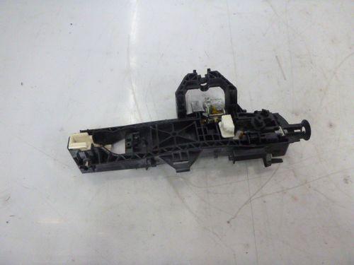 Support de poignée de porte arrière gauche Mercedes Benz 2,2 CDI 651.911 A2047600734