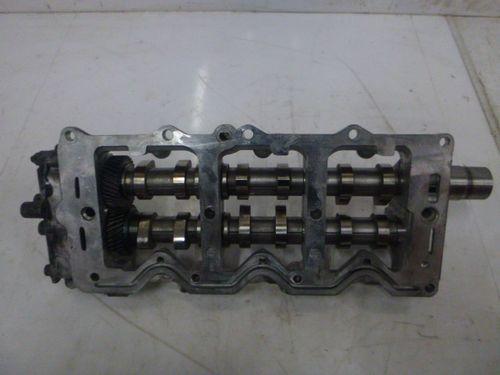 Couvercle de soupape avec arbres à cames Opel Signum Vectra 3,0 CDTI V6 177 CV Y30DT