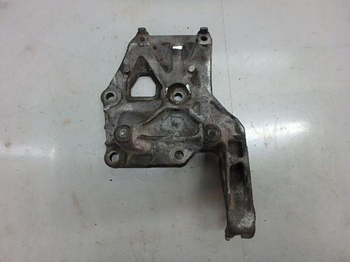 Support de fixation Toyota Avensis Carina Corolla 1.8 16V essence 7A-FE 236B