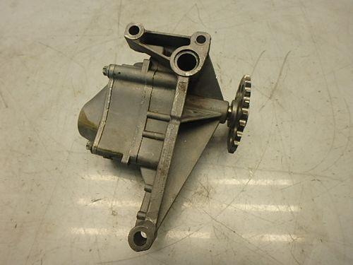 Pompe à huile Mercedes-Benz Classe C C200 2,0 essence 111.955 1111810301