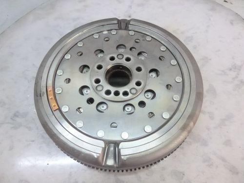Volant d'inertie Mercedes Benz A180 C117 X117 1,6 270.910 L0294419 DE294419