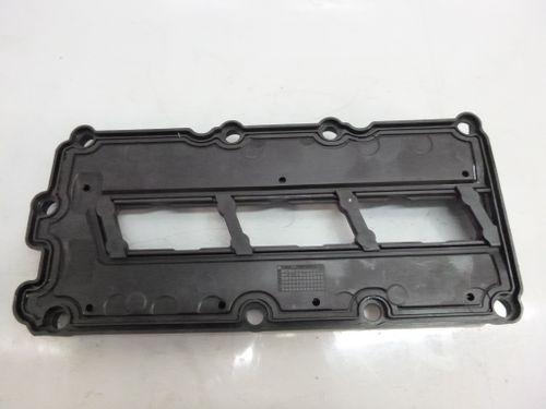 Couvercle de soupape Audi A4 B7 3,0 TDI BKN 059103470R DE296157