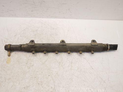 Tube Rail pour Volvo 2,4 D5 AWD D5244T 30622085 0445215015 FR351134