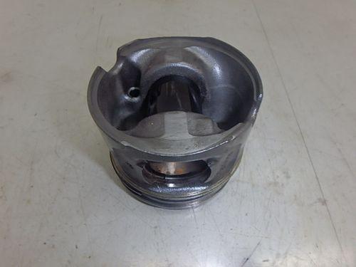 Piston BMW E60 E61 520d 2,0 Diesel N47D20A DE164427