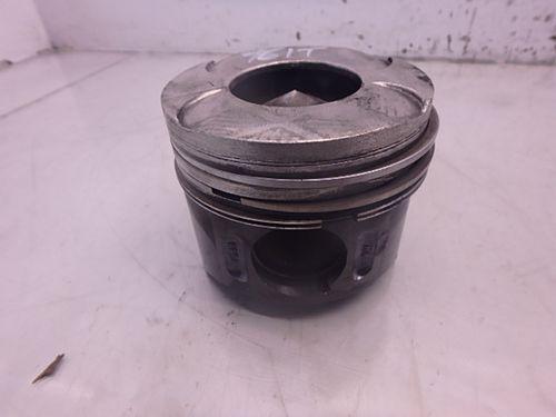 Kolben Jeep Grand Cherokee II 2 2,7 Di ENF 665.921 DE192044