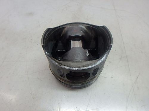 Piston Mercedes Benz W203 CL203 S203 C220 2,2 CDI 646.963 DE225723