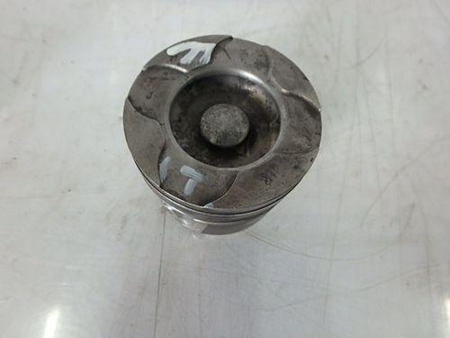 Piston Volvo C30 V70 III S80 II 1.6 D D4164T DE103445
