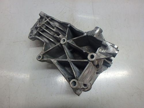 Support d'agrégat Audi A4 8E 1,8 T Turbo Essence AVJ 06B903143L DE234813