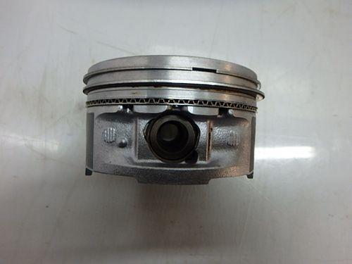 Piston Jaguar X-Type 3,0 V6 WB DE105786