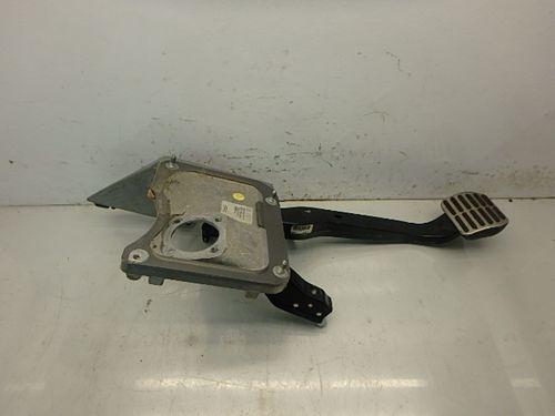 Support de pédale VW Phaeton 3D 3,2 V6 RHD AYT 3D2723111